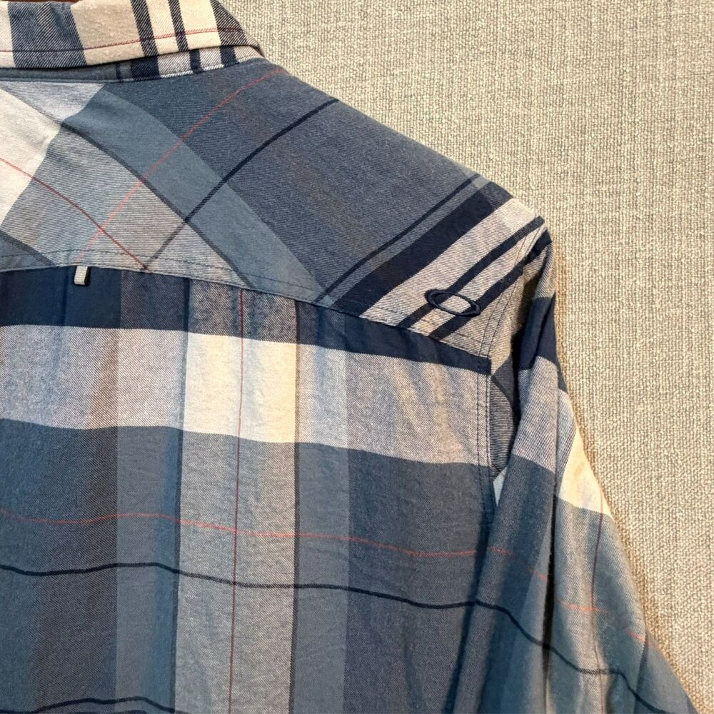 Oakley Men’s Plaid Button Down Shirt Large Blue White Cotton Regular Fit FA16 - Picture 8 of 10